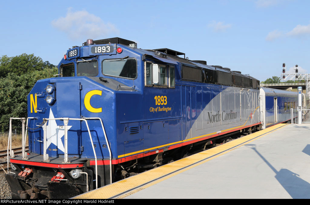 RNCX 1893 is on the rear of train P075-28, backing into the station